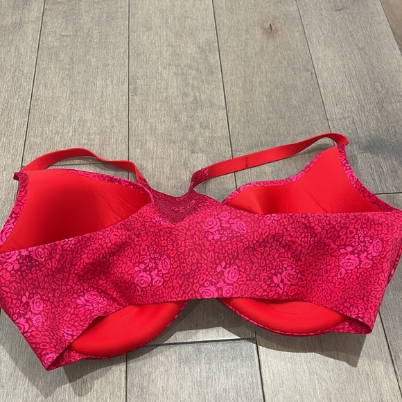 Victoria’s Secret Racerback Demi - Picture 15 of 16